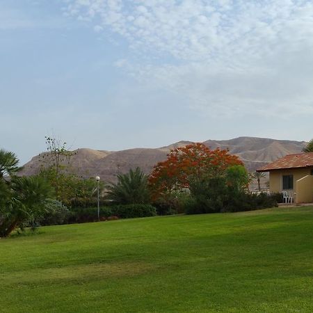 Almog Kibbutz Hotel エクステリア 写真