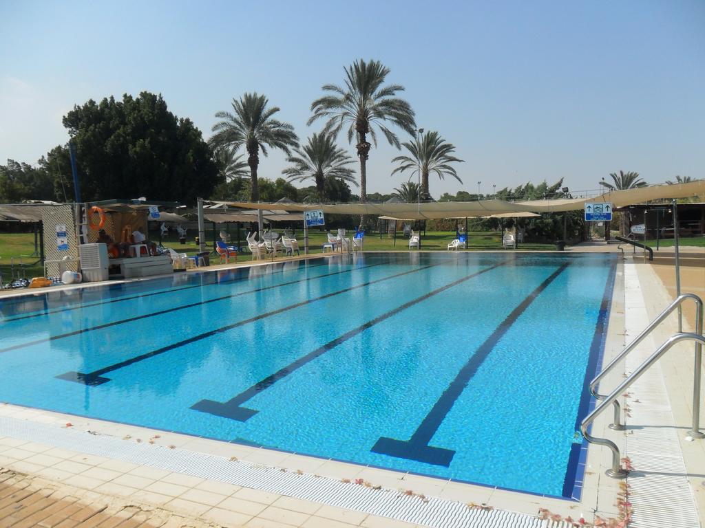 Almog Kibbutz Hotel エクステリア 写真