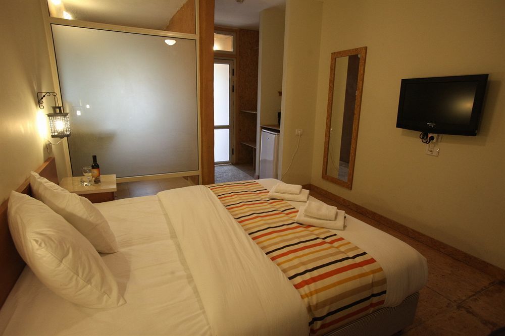 Almog Kibbutz Hotel エクステリア 写真