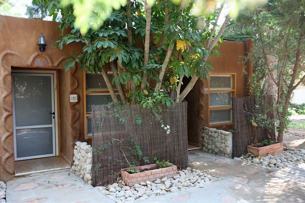 Almog Kibbutz Hotel エクステリア 写真