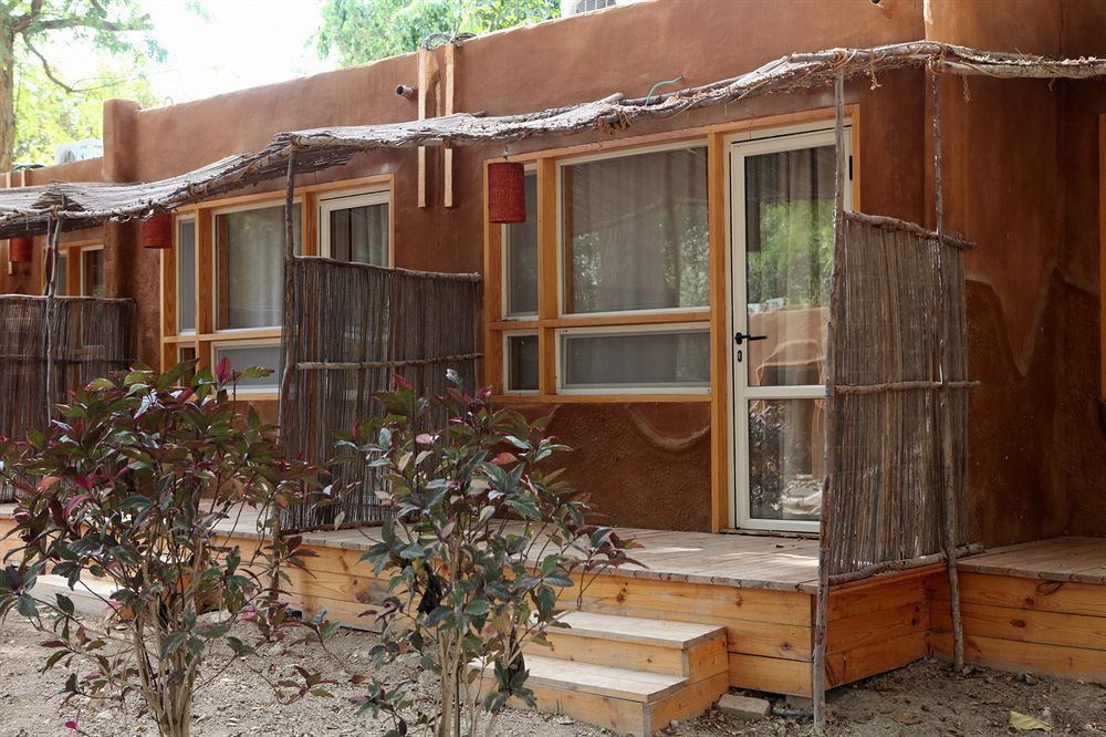Almog Kibbutz Hotel エクステリア 写真