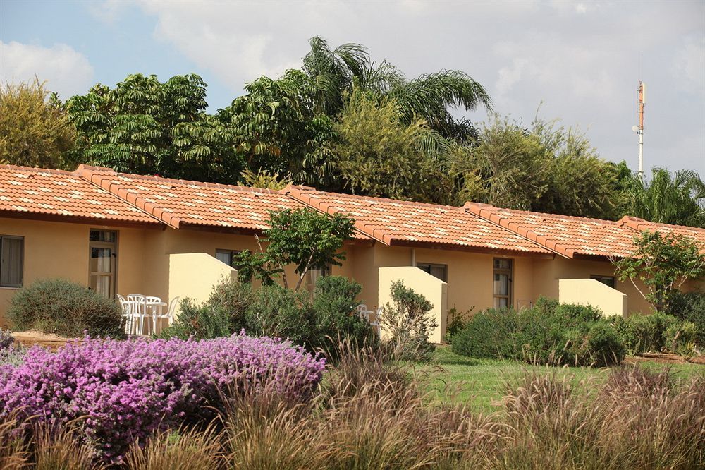Almog Kibbutz Hotel エクステリア 写真
