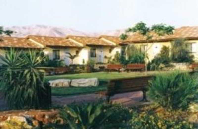 Almog Kibbutz Hotel エクステリア 写真